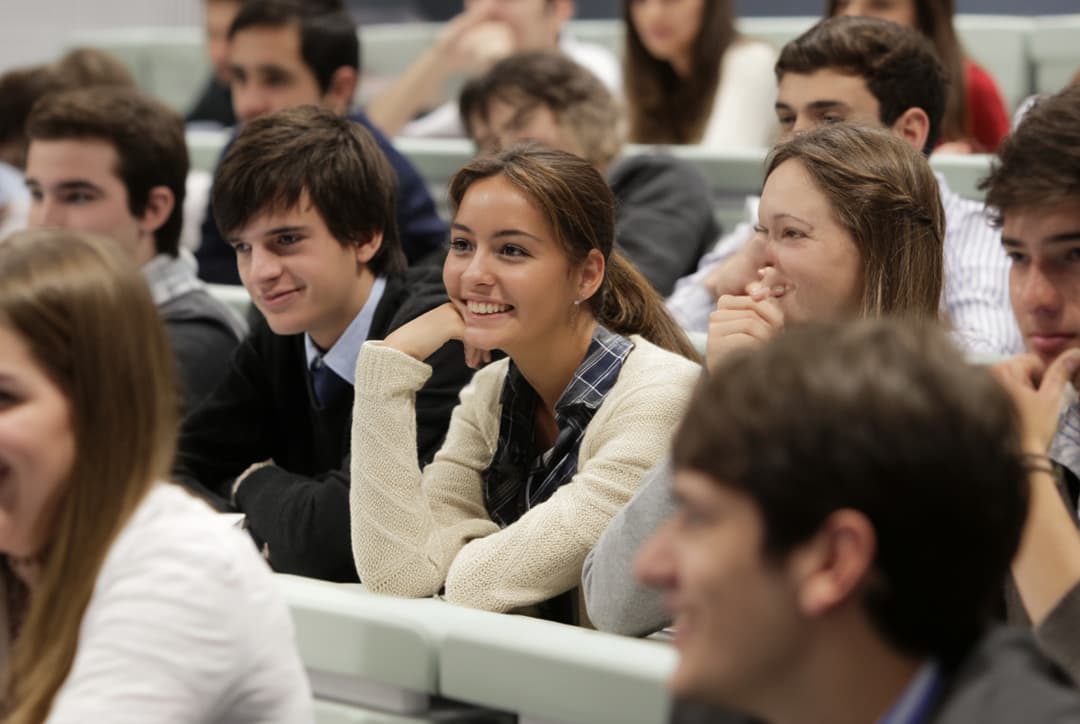 Máster Universitario Online en Abogacía y Procura + Curso de preparación al exámen de Abogacía